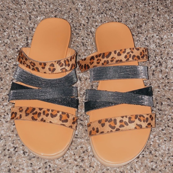 sandles - Picture 2 of 3